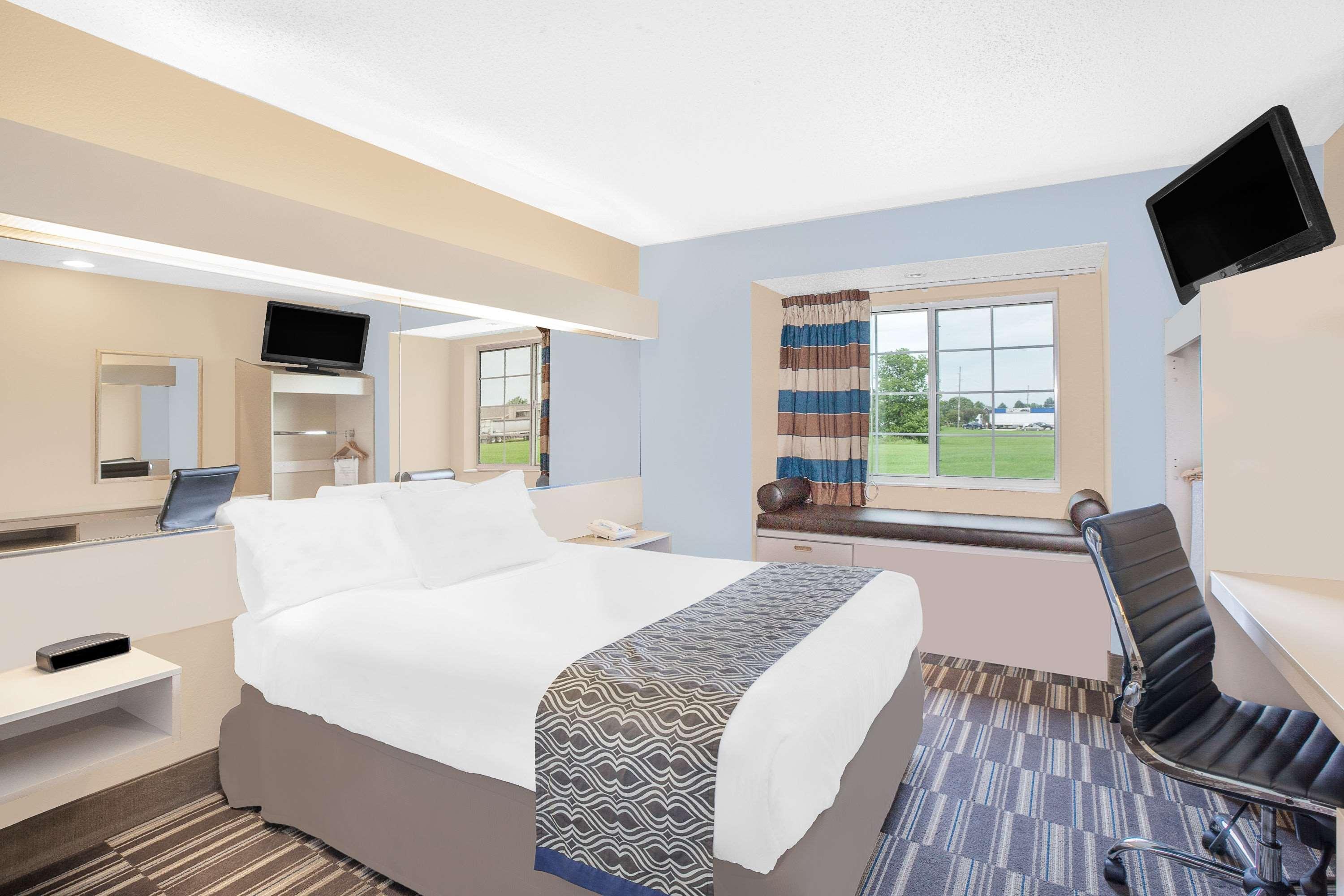 Microtel Inn And Suites Clear Lake Exterior foto